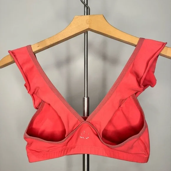 Beyond Yoga Ruffle Frill Seeker Sports Bra Pink Coral Women’s Small - Picture 4 of 8